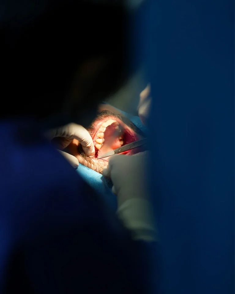 دکتر نیلوفر استوار