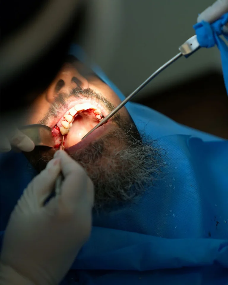 دکتر نیلوفر استوار